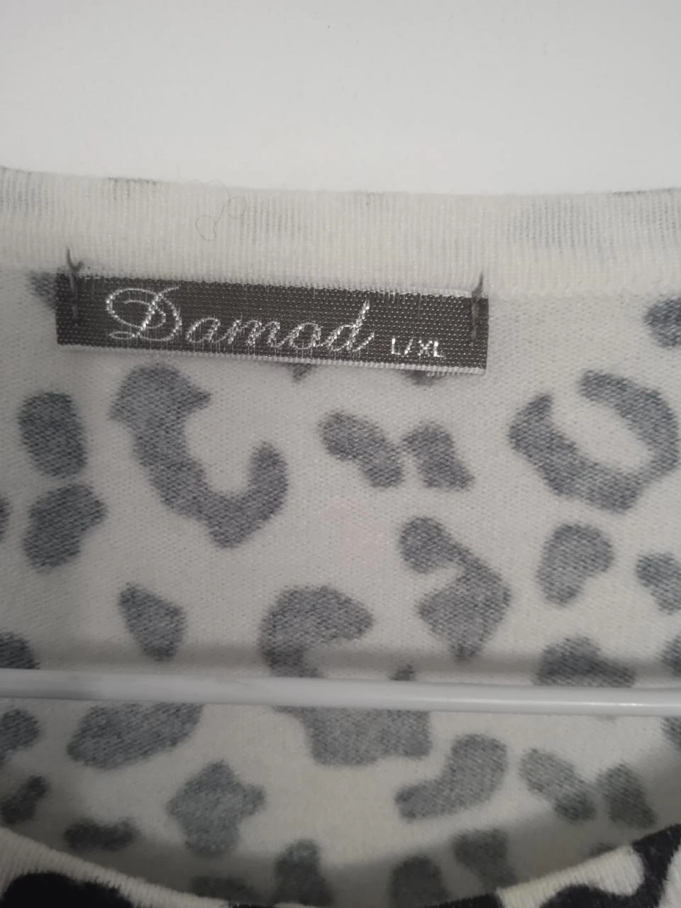 Vest, cardigan, white with black leopard print pattern size 40 – photo 3